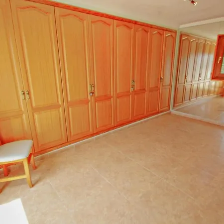 Finca Raiz - Modern, Well-equipped With Private Pool In Villa