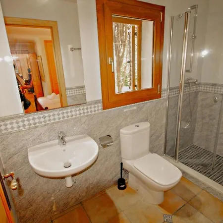 Finca Raiz - Modern, Well-equipped With Private Pool In Moraira